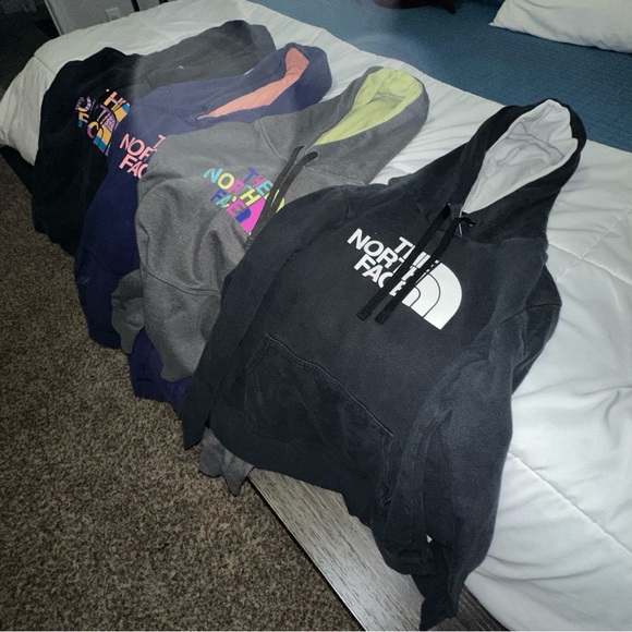 North Face Hoodie Lot (Women’s Large) - Picture 3 of 4